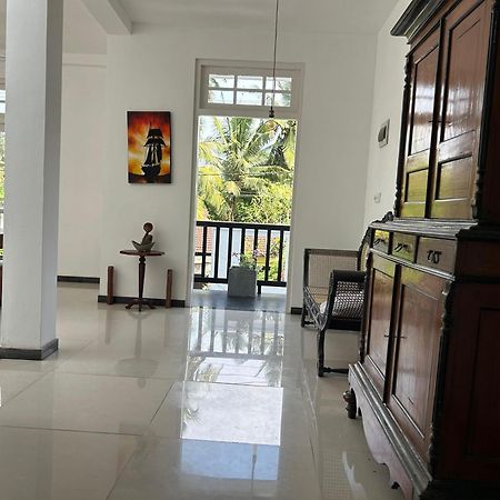 Albergue White House & Sea Food Restaurant Hikkaduwa Exterior foto