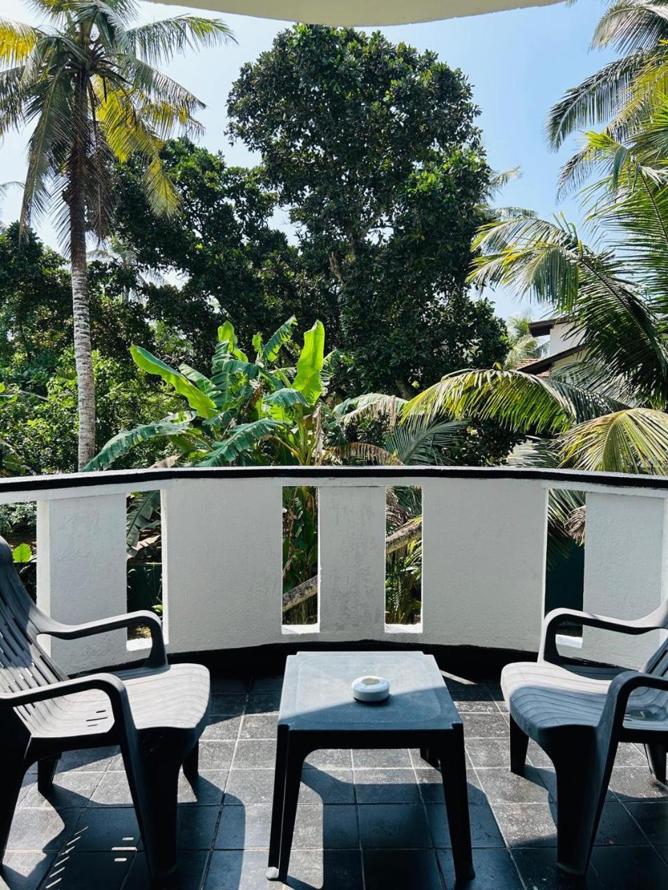 Albergue White House & Sea Food Restaurant Hikkaduwa Exterior foto