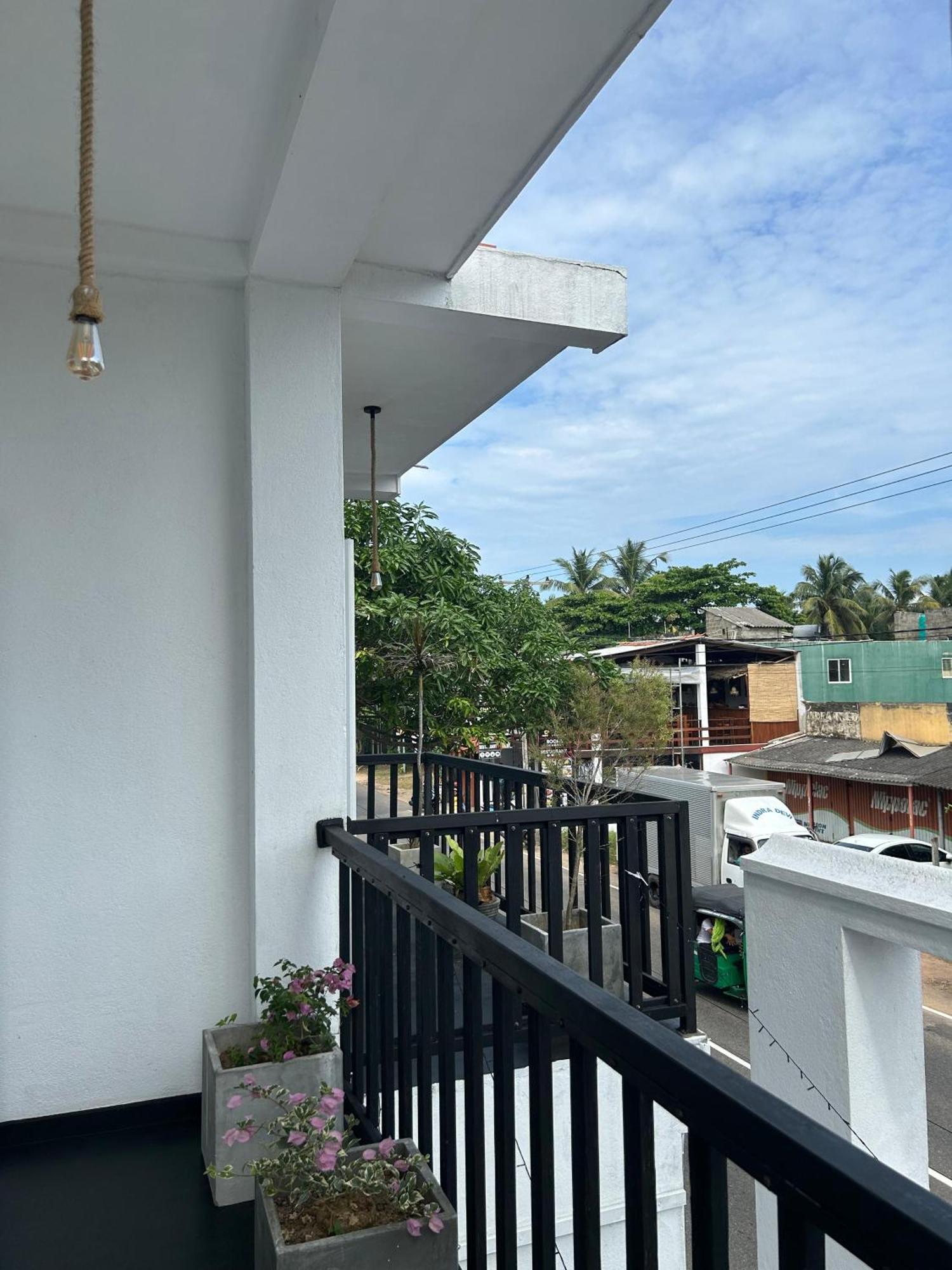 Albergue White House & Sea Food Restaurant Hikkaduwa Exterior foto