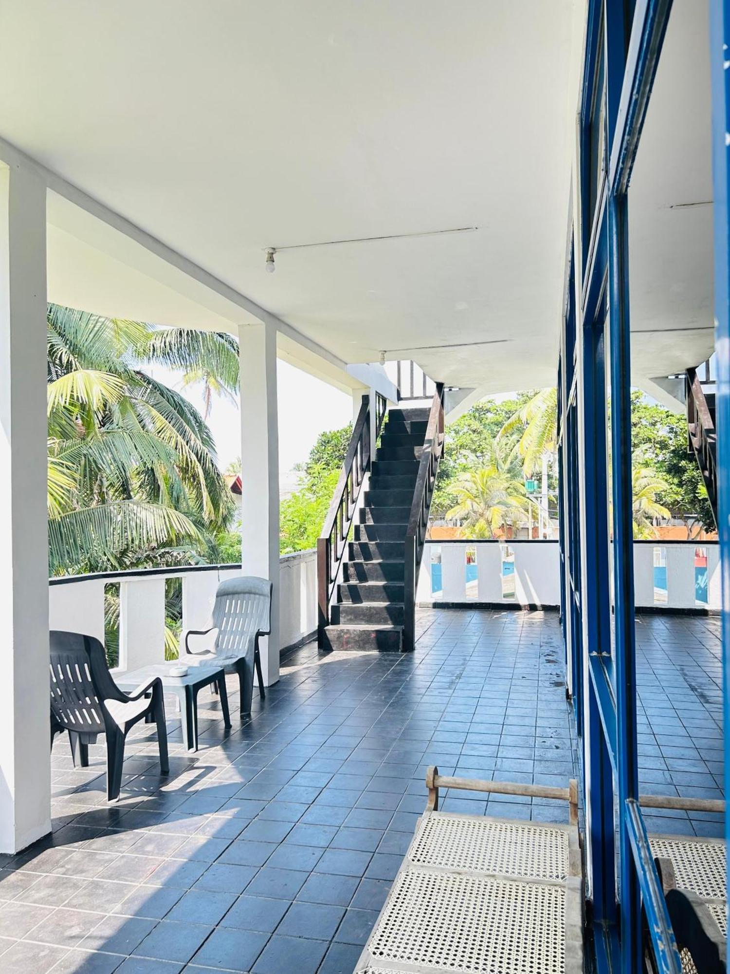 Albergue White House & Sea Food Restaurant Hikkaduwa Exterior foto